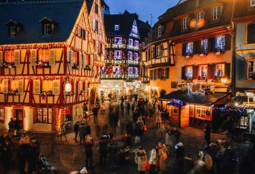 DEST FRANCE ALSACE COLMAR CHRISTMAS GettyImages-637152436-1-scaled-1