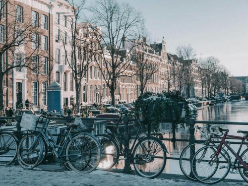lisa-van-vliet-PqjcIWYWVGw-unsplash (1)
