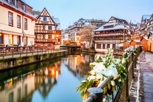 thumb-CHRISRHI-strasbourg-petite-france-christmas-market-alsace-scaled